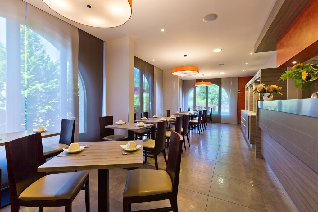 Albhotel Grill Alby-sur-Cheran Buitenkant foto