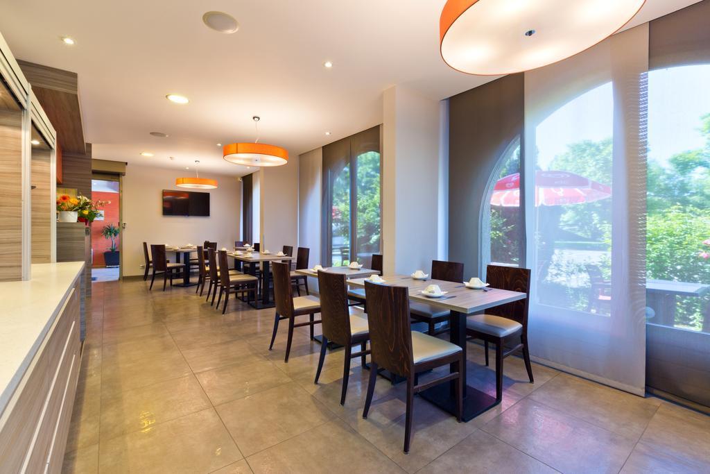 Albhotel Grill Alby-sur-Cheran Buitenkant foto